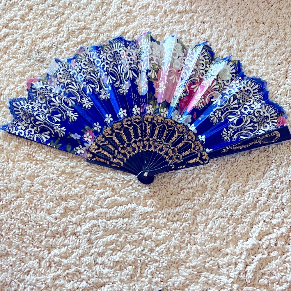 Blue fan